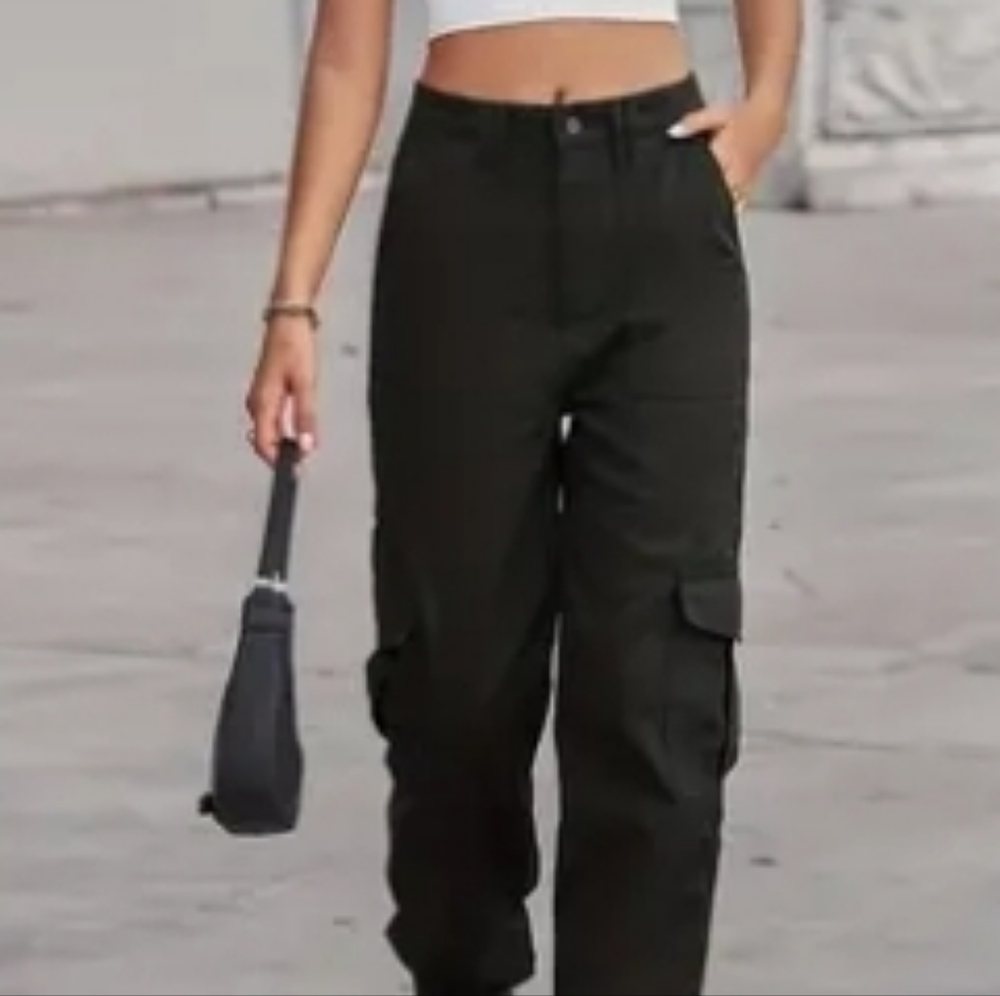 Women's Black Cargo Jeans